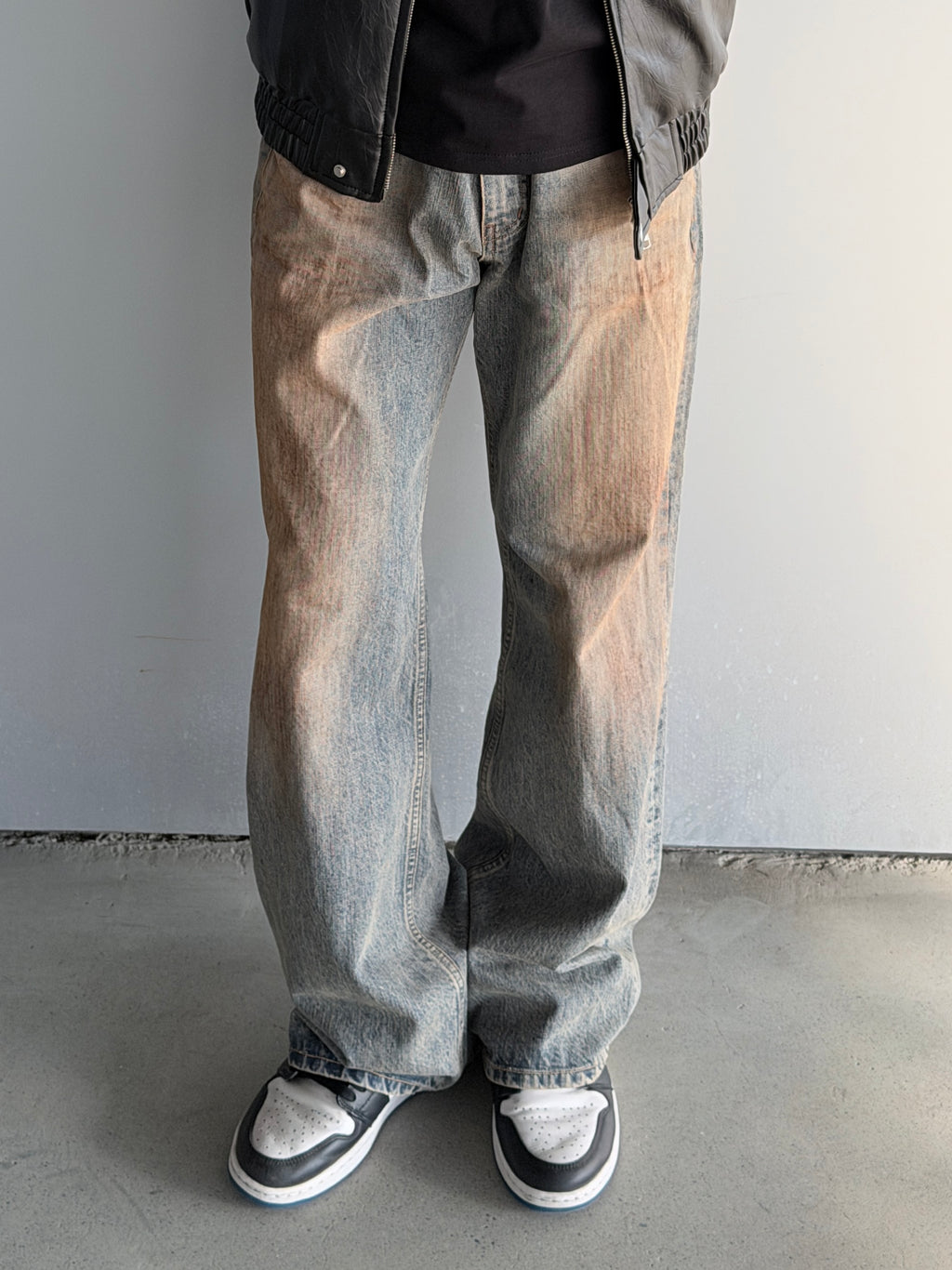 仿舊刷色牛仔褲