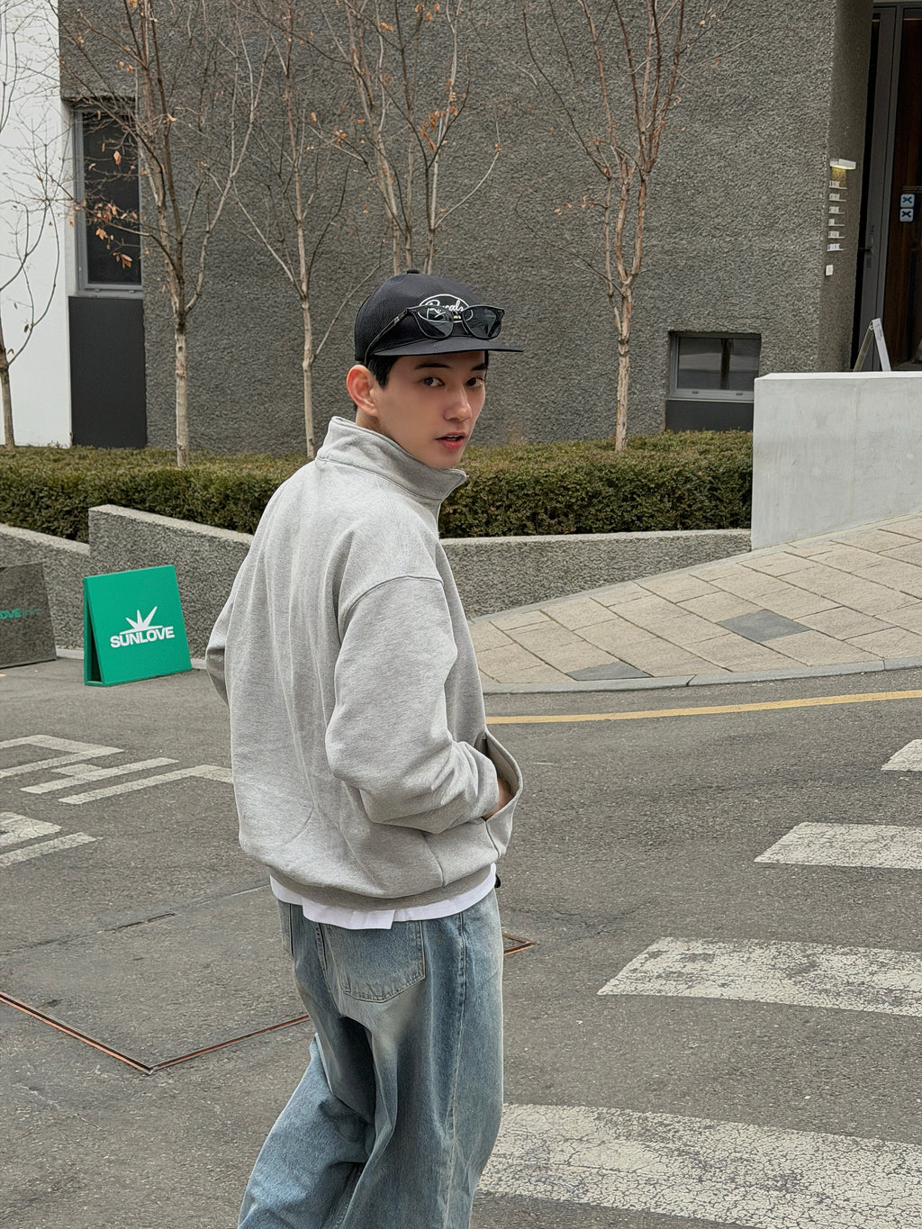 半拉鍊立領大學踢