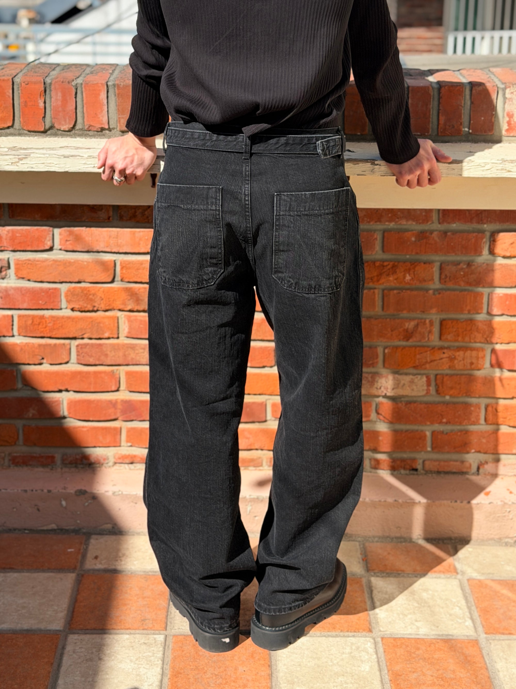 水洗仿舊牛仔褲