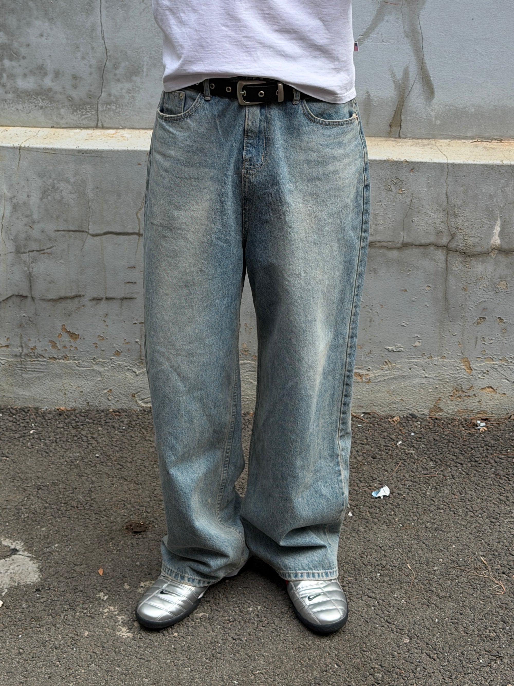 水洗復古淺藍牛仔褲