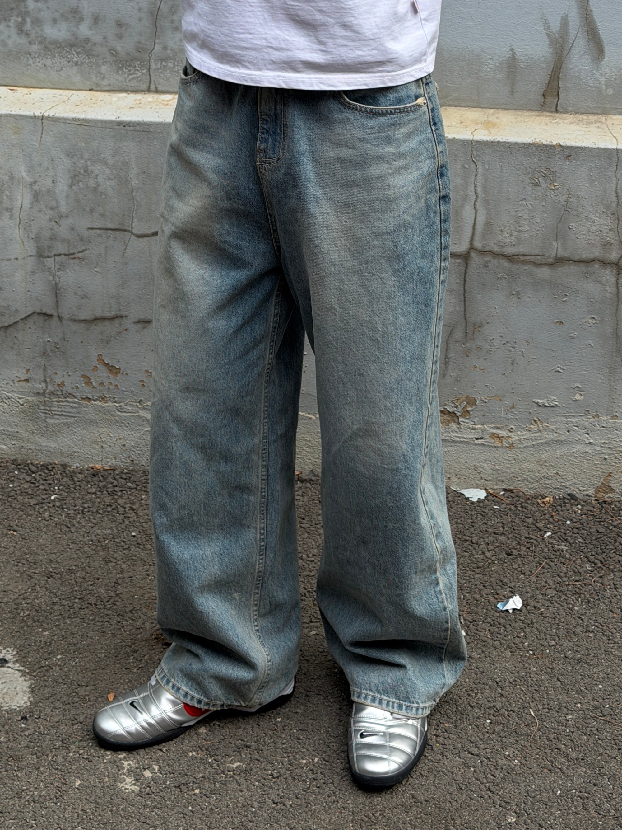 水洗復古淺藍牛仔褲