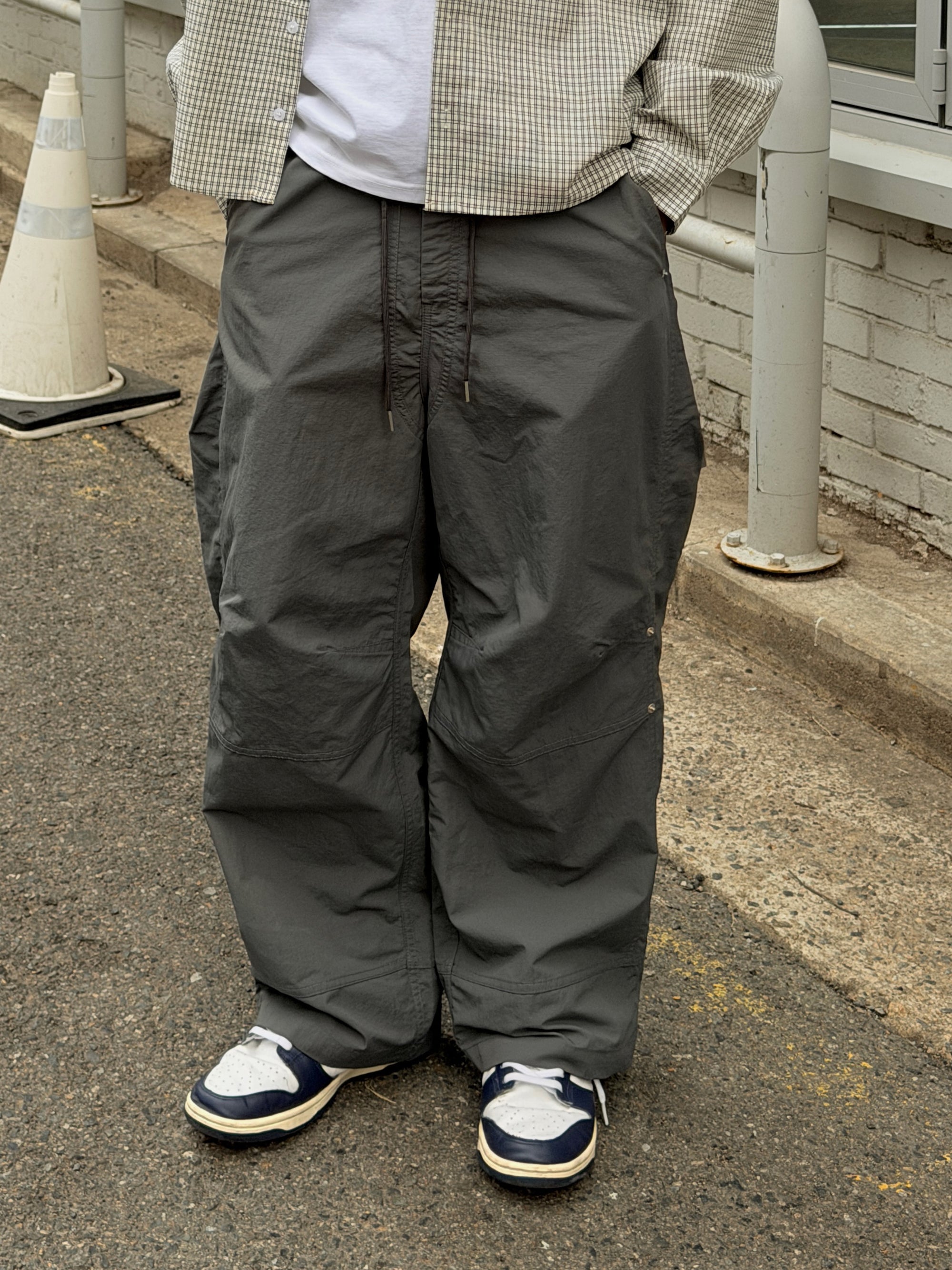 寬鬆彎刀尼龍工裝褲