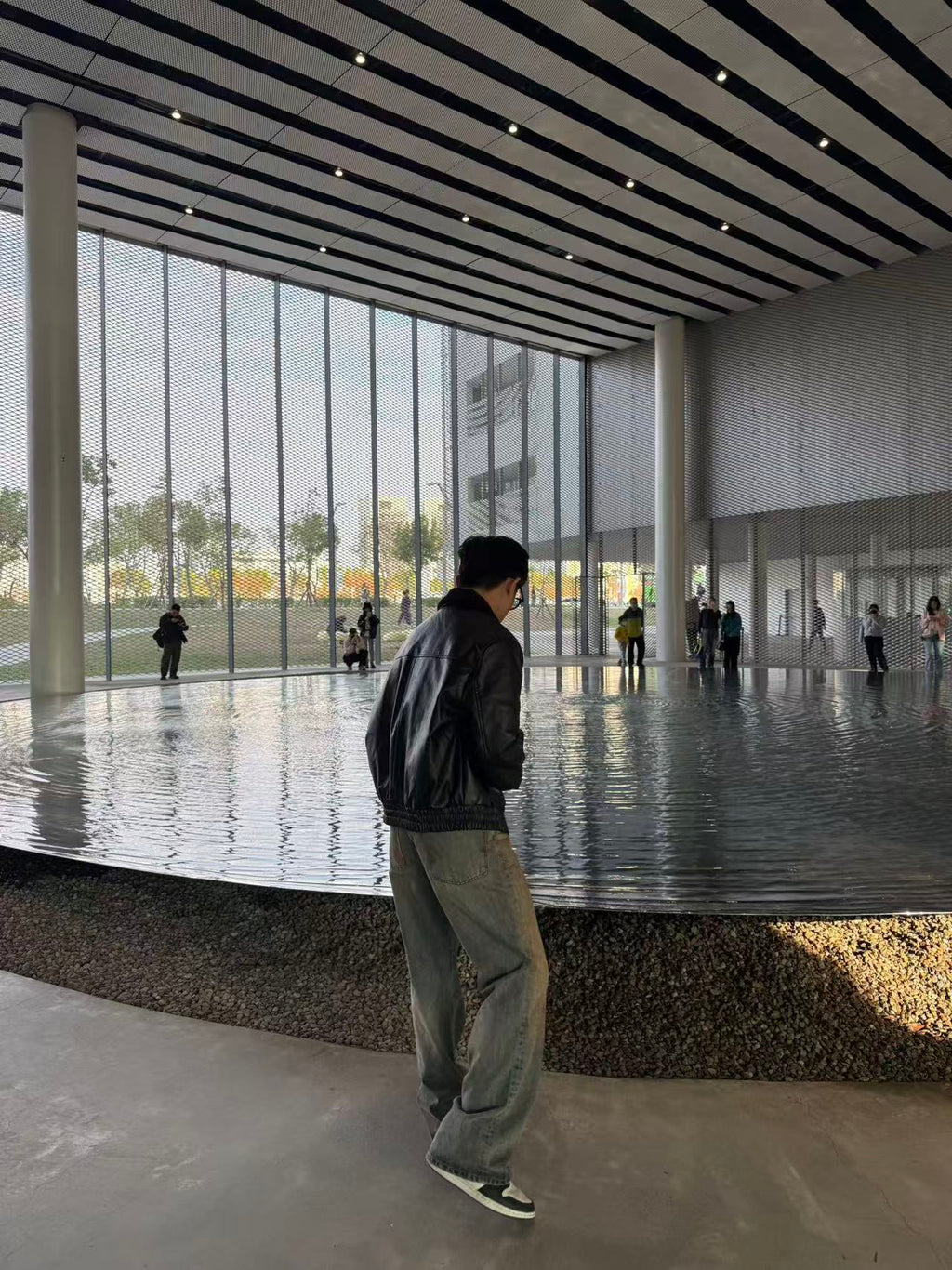 仿舊刷色牛仔褲