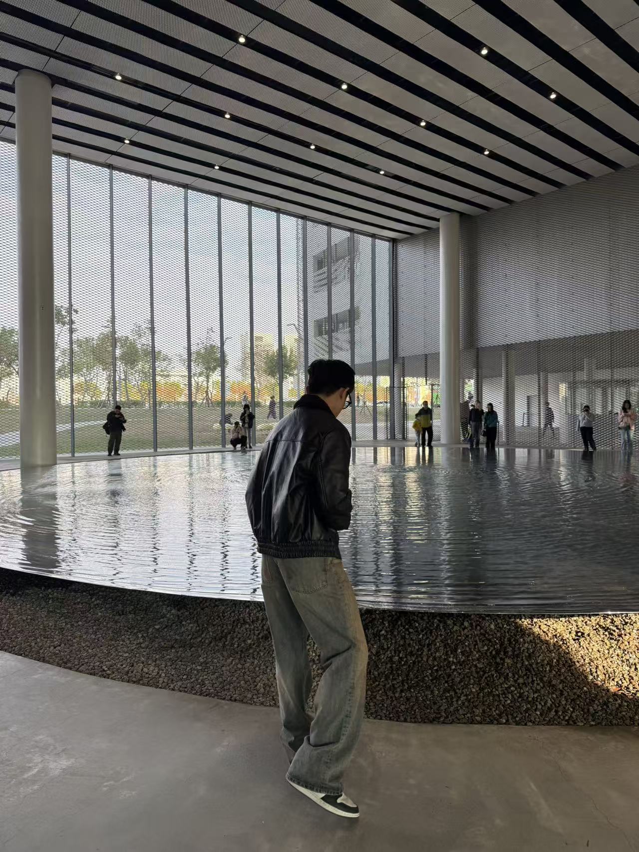 仿舊刷色牛仔褲