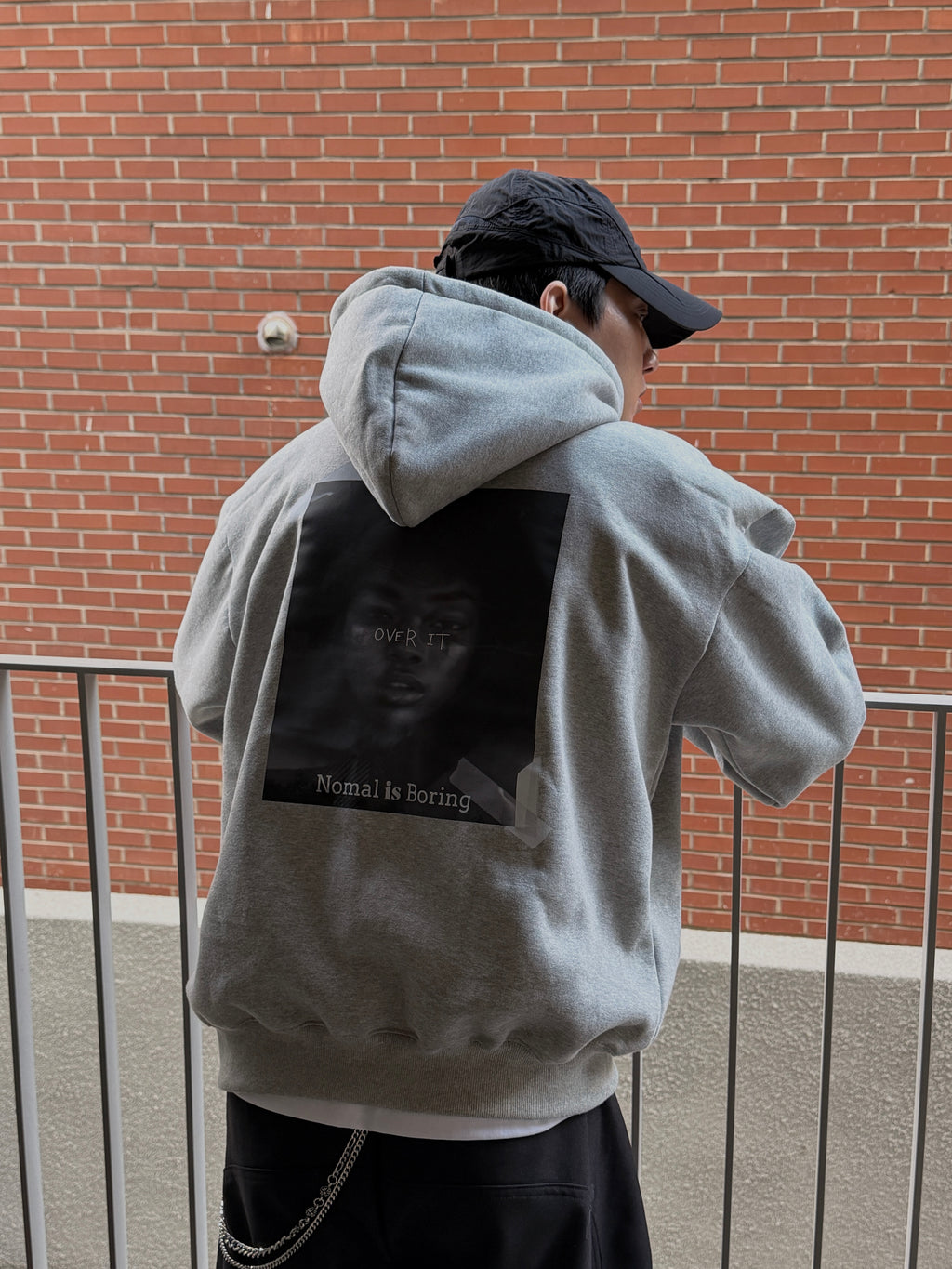 OVER IT 字母帽Ｔ