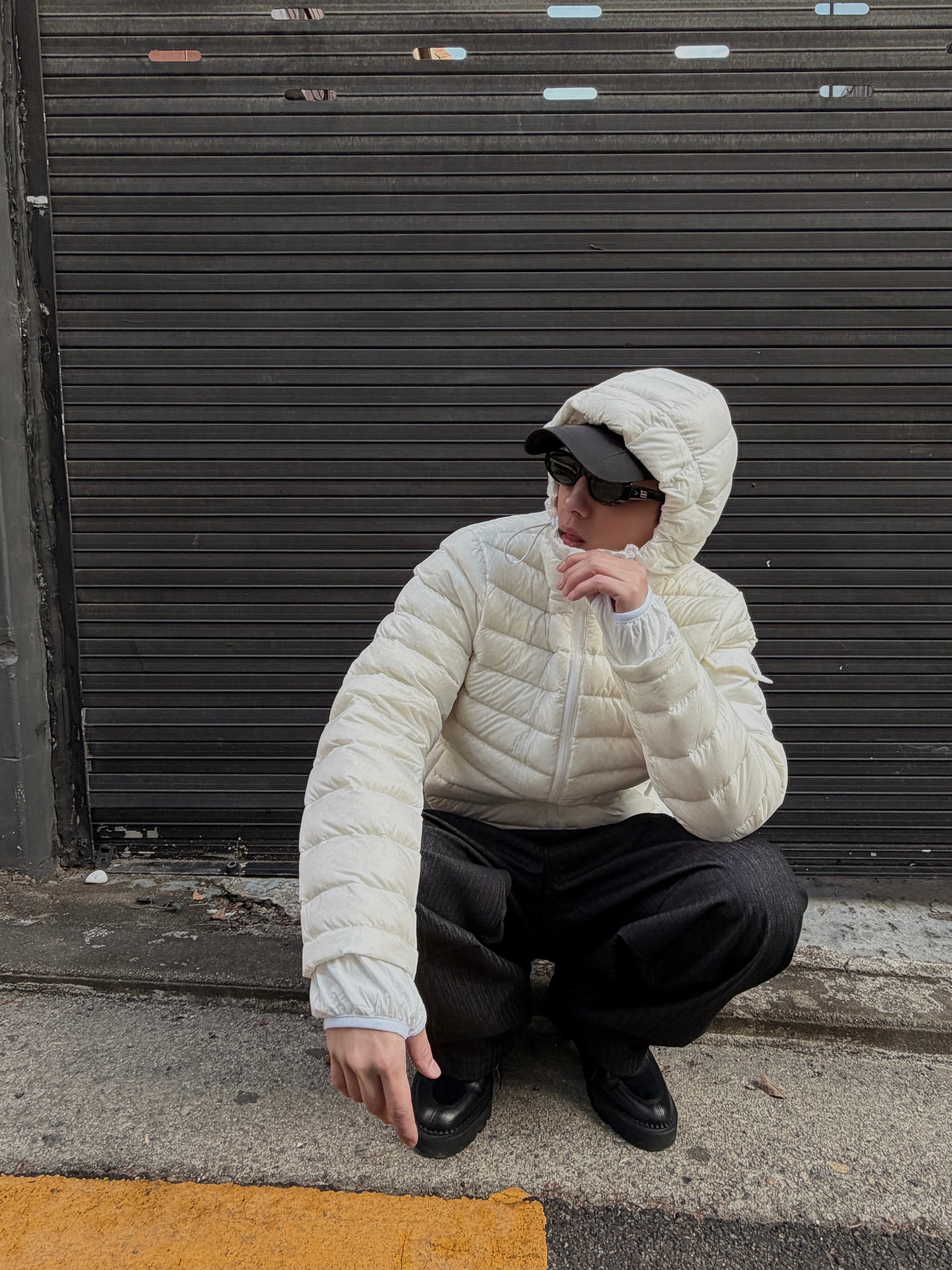 白色機能羽絨連帽外套