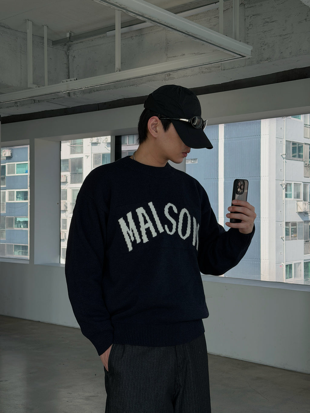 MAISON 字母針織毛衣