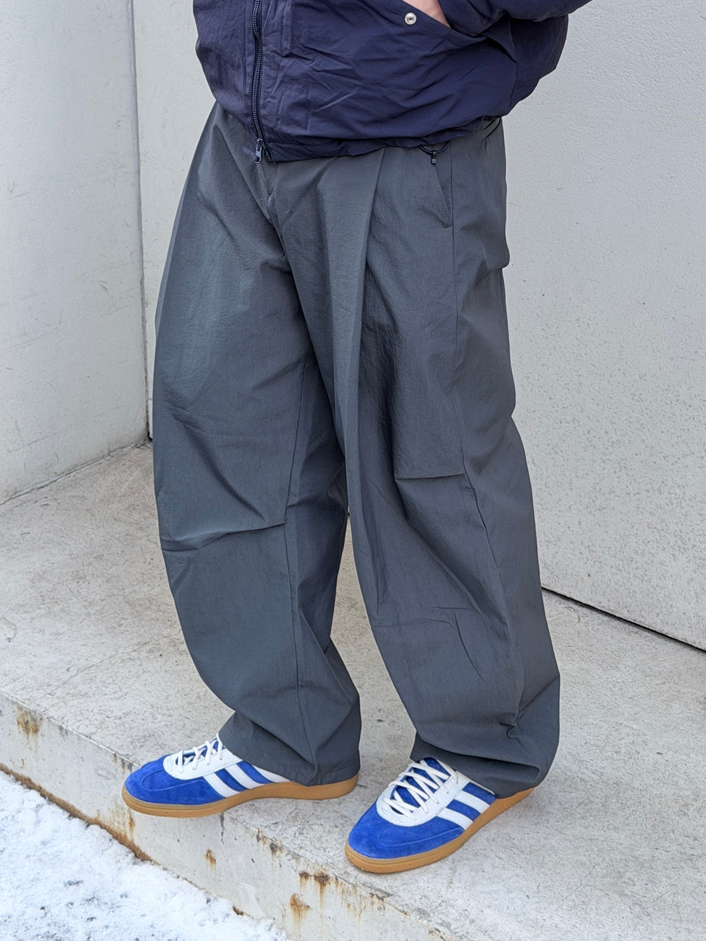 摺線寬鬆工裝褲