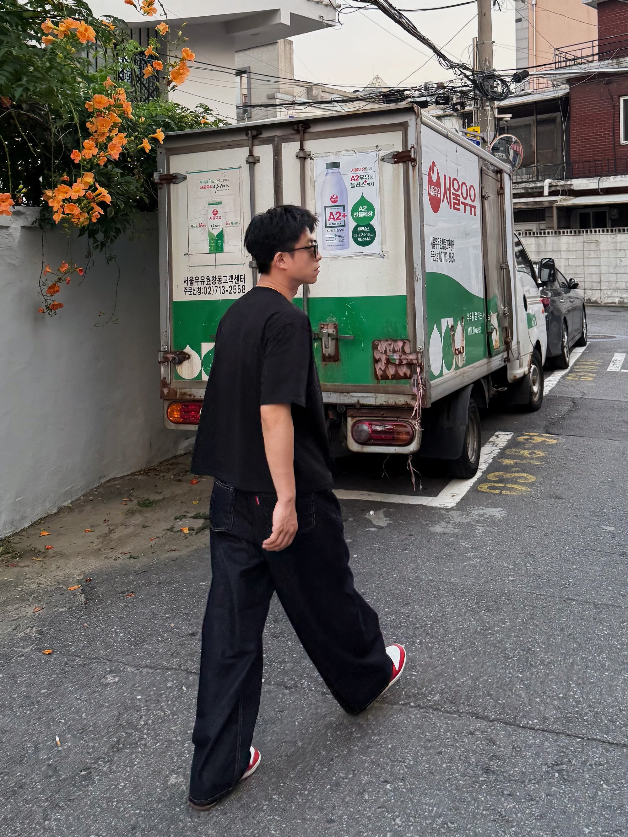 超帥後釦單寧牛仔褲