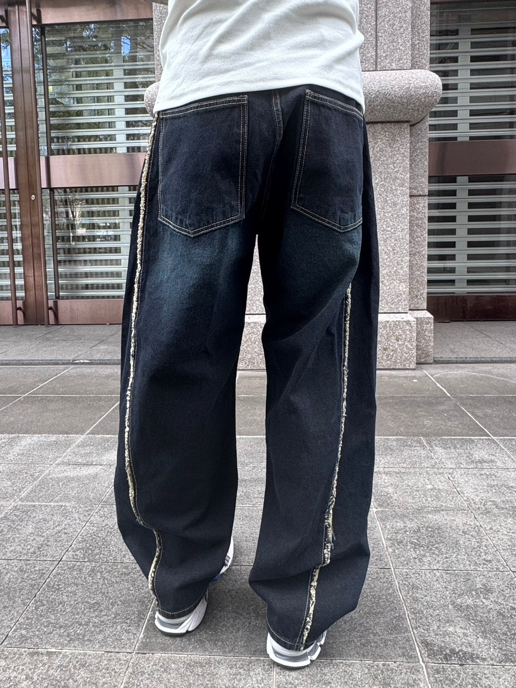 刷色帥氣彎刀褲